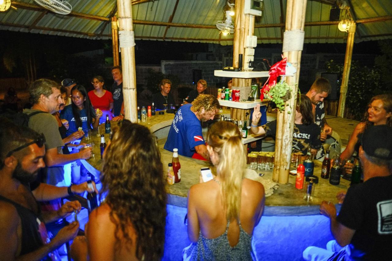 Escape Divers - Jungle Hostel And Dive Centre Тау Экстерьер фото